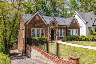 1900 Ridgewood Dr NE in Atlanta, GA - Building Photo - Building Photo