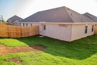 1301 Starling Ln in Ennis, TX - Building Photo - Building Photo