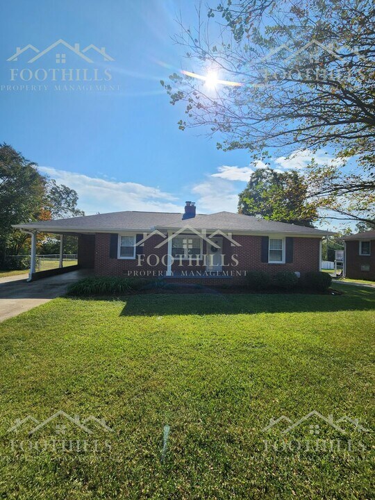 404 Concord Ave in Anderson, SC - Building Photo