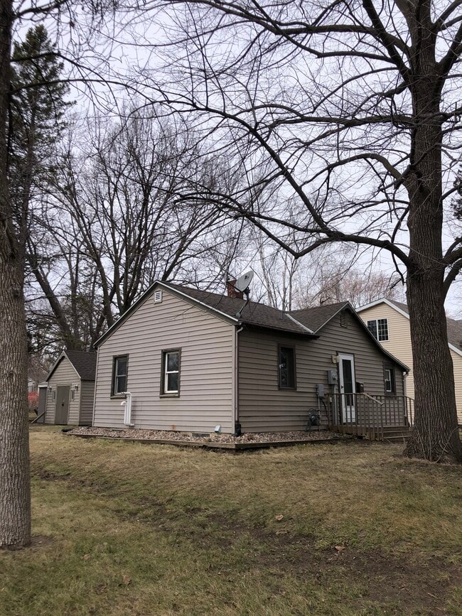 property at 524-512 12th St SW