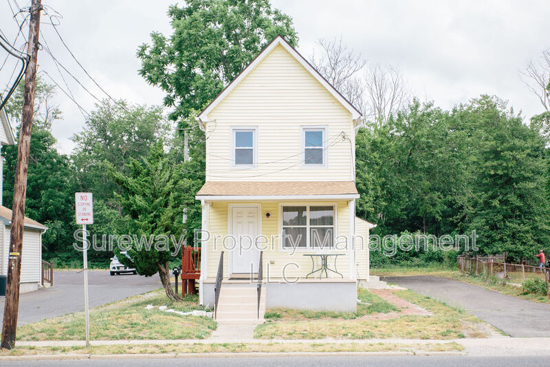 231 White Horse Pike in Clementon, NJ - Foto de edificio