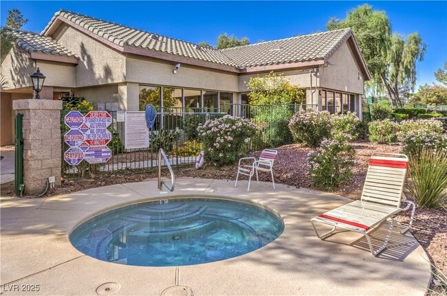 5710 E Tropicana Ave in Las Vegas, NV - Building Photo - Building Photo