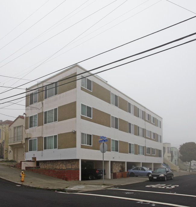 501 San Diego Ave in Daly City, CA - Foto de edificio - Building Photo