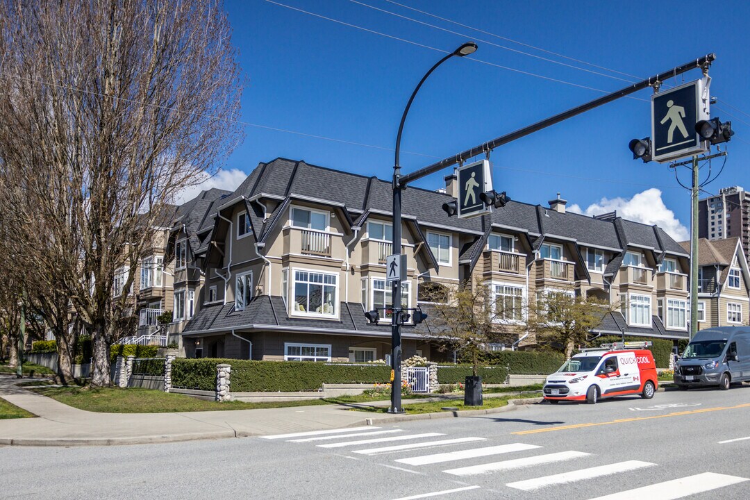 Royalton Court in North Vancouver, BC - Building Photo