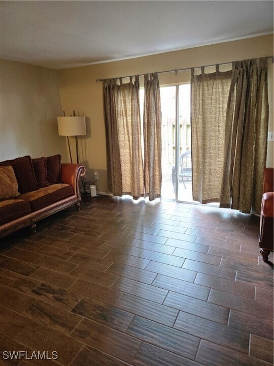 6324 Panther Ln in Ft. Myers, FL - Building Photo