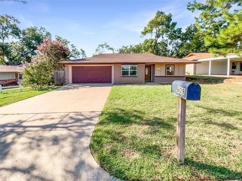 property at 609 W Cedar St