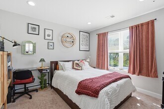 4722 Branchville Rd in College Park, MD - Foto de edificio - Building Photo