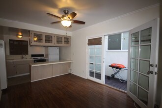 206 41st St, Unit 206 in Manhattan Beach, CA - Building Photo - Building Photo