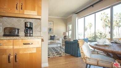 2101 Ocean Ave in Santa Monica, CA - Building Photo - Building Photo