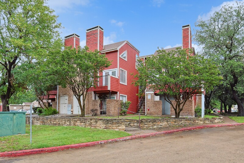 9805 Walnut St in Dallas, TX - Building Photo