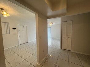 1856 Fairview Villas Dr in West Palm Beach, FL - Building Photo - Building Photo