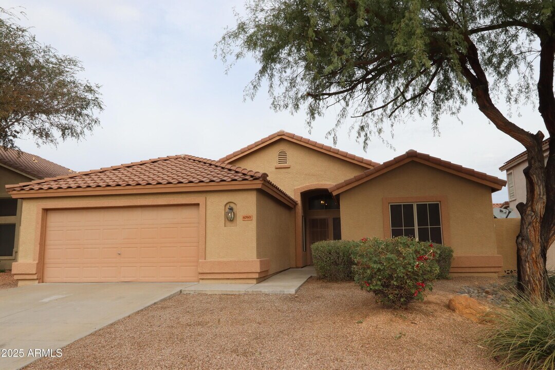 6760 W Monona Dr in Glendale, AZ - Building Photo