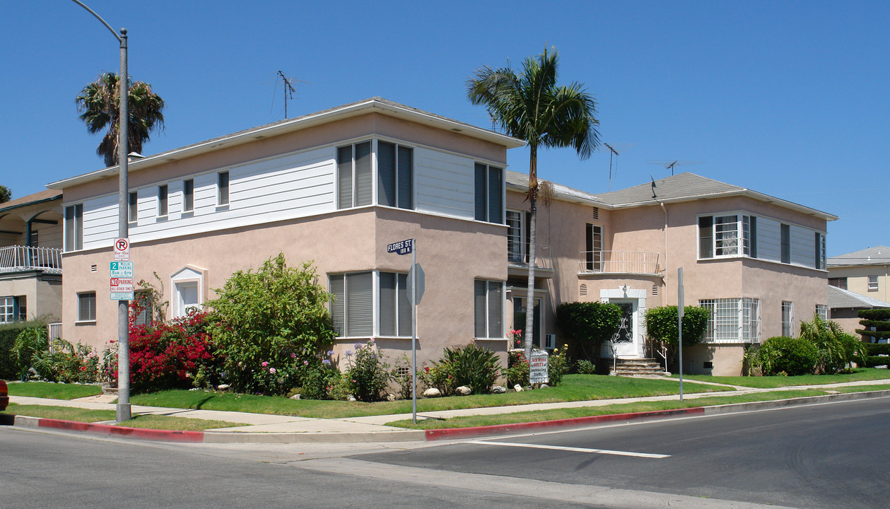 100 N Flores St in Los Angeles, CA - Building Photo