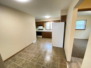 1807 Upton Ave in Waterloo, IA - Building Photo - Building Photo