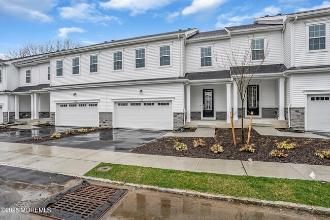 173 Woolley Ct in Ocean Township, NJ - Foto de edificio - Building Photo