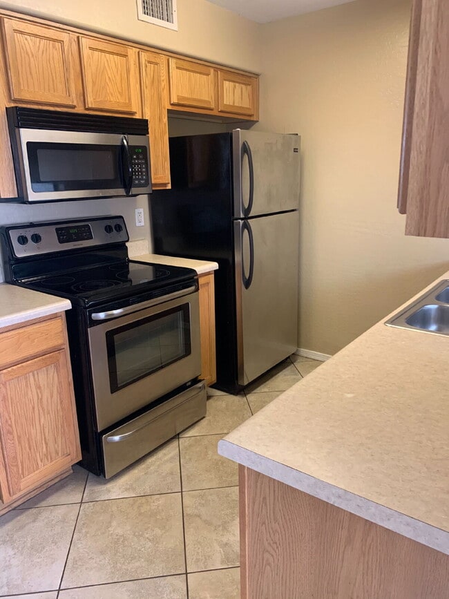 property at 3301 E Earll Dr