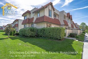 18009 River Cir in Santa Clarita, CA - Building Photo