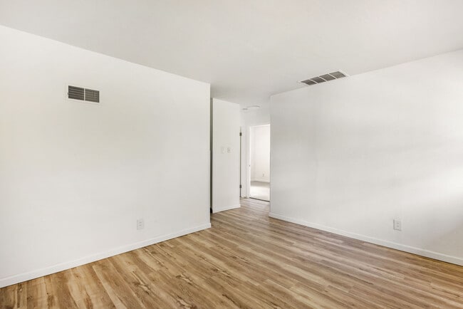 Kingston Apartments in St. Louis, MO - Foto de edificio - Building Photo