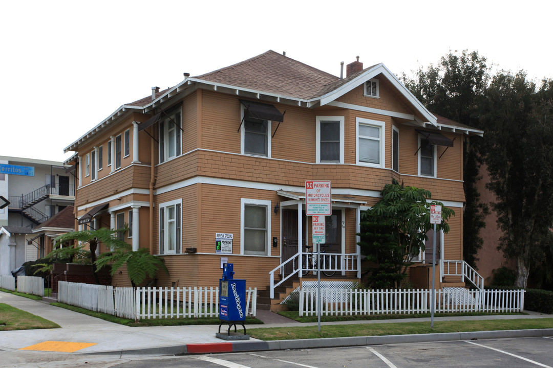 1102 E 1st St in Long Beach, CA - Building Photo