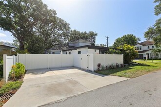 3131 W Fielder St in Tampa, FL - Building Photo - Building Photo