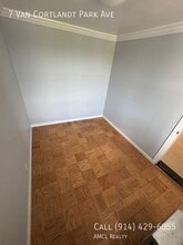 7 Van Cortlandt Park Ave in Yonkers, NY - Building Photo - Building Photo