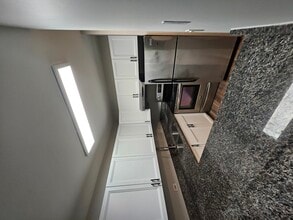 5810 Oakwood Dr in Lisle, IL - Building Photo - Building Photo