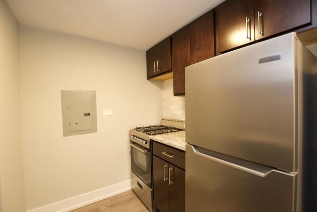 456 W Barry Ave, Unit A03C in Chicago, IL - Foto de edificio - Building Photo