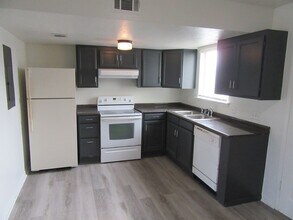 5138 Lance St-Unit -5138 Lance Street-Unit B in Panama City, FL - Building Photo - Building Photo