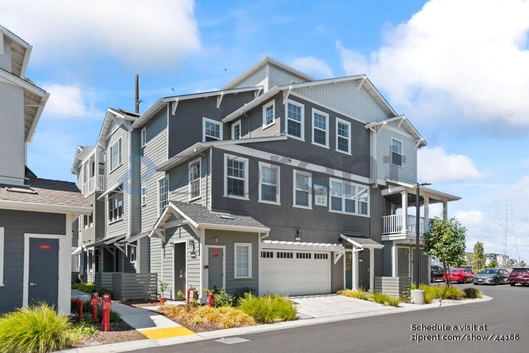 37393 Salt Grass Rd in Newark, CA - Building Photo