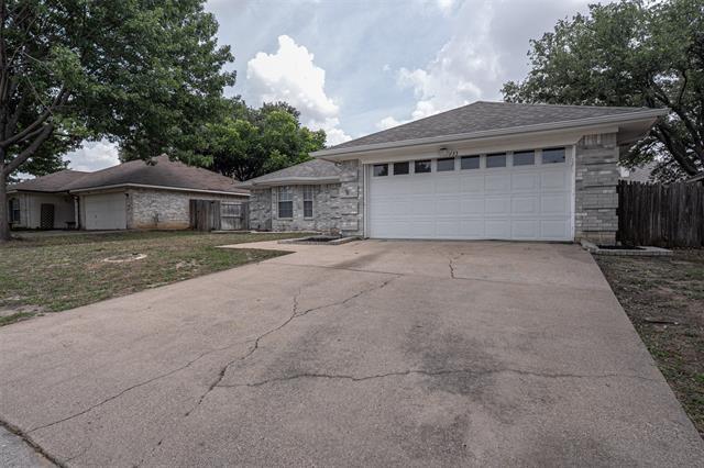 733 Windridge Ln in Burleson, TX - Building Photo - Building Photo