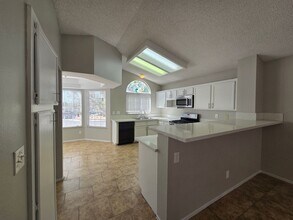2252 Welsey Manor Dr in Las Vegas, NV - Building Photo - Building Photo