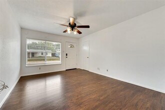 1644 Americana Blvd in Blue Mound, TX - Foto de edificio - Building Photo