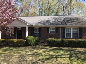 322 Elizabeth Alexandra Cir, Unit 0 in Spartanburg, SC - Foto de edificio - Building Photo