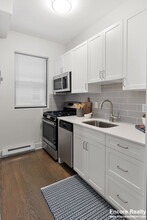 70 Queensberry St, Unit 2A in Boston, MA - Building Photo - Building Photo