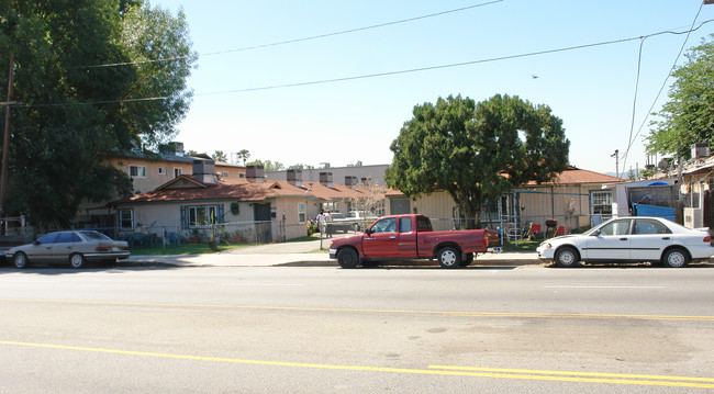 16410-16416 Vanowen St in Van Nuys, CA - Building Photo - Building Photo