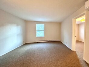 20 Crescent St NE in Grand Rapids, MI - Foto de edificio - Building Photo