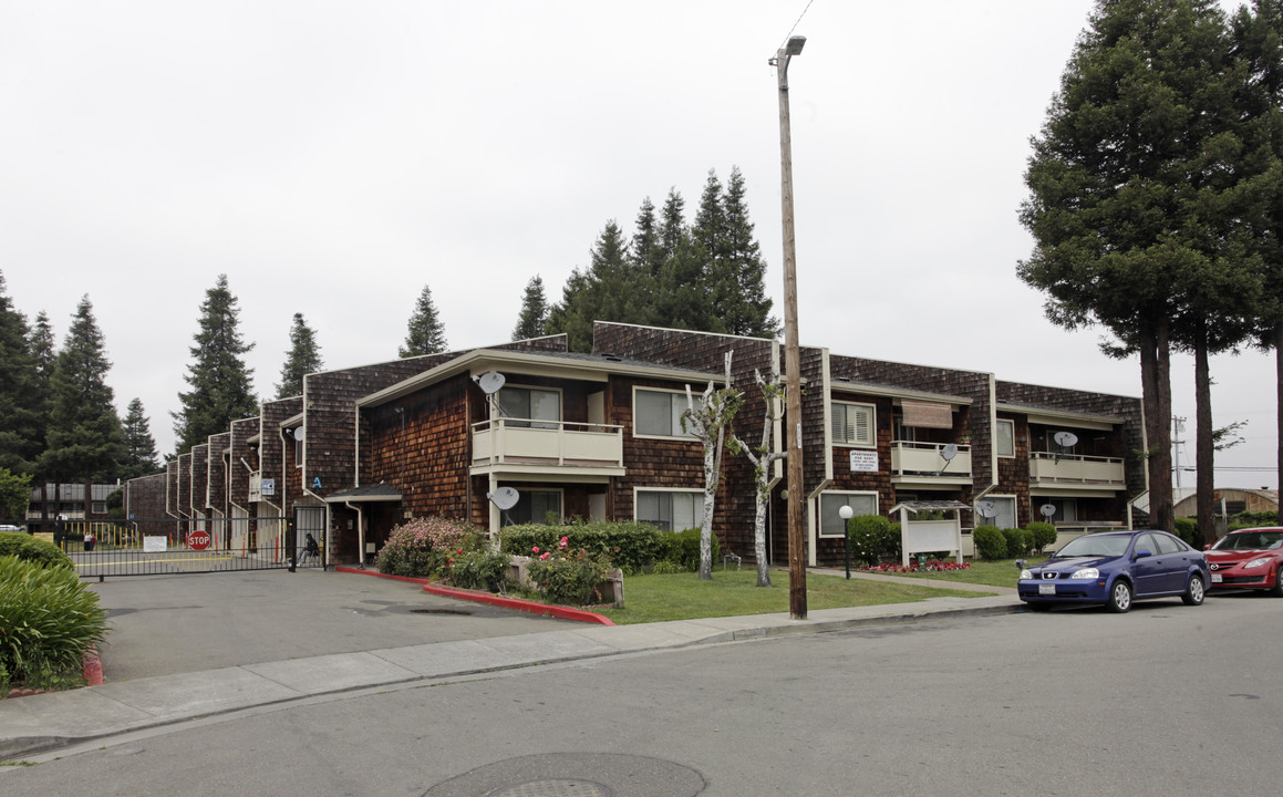 Galway Terrace Apartments in San Lorenzo, CA - Building Photo