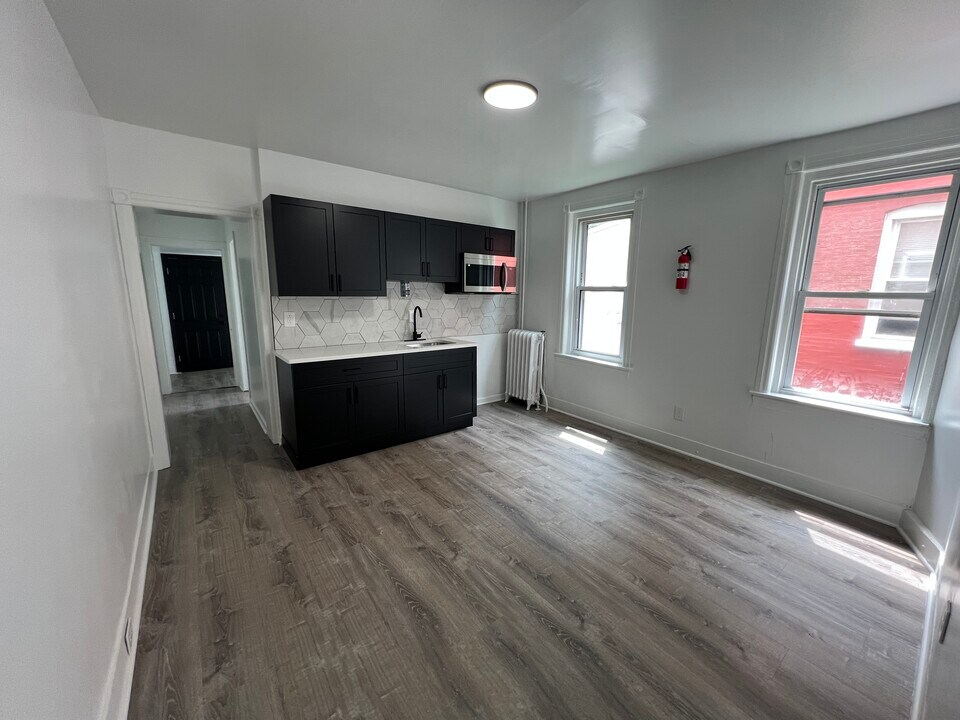 305 E 20th St in Chester, PA - Foto de edificio