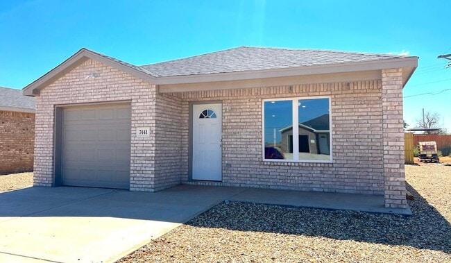 7441 4th St in Lubbock, TX - Building Photo - Building Photo