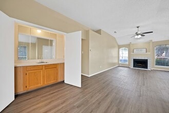 4308 Elliott Oaks Dr in Arlington, TX - Building Photo - Building Photo