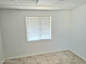 5836 Sonora Dr W in Jacksonville, FL - Building Photo - Building Photo