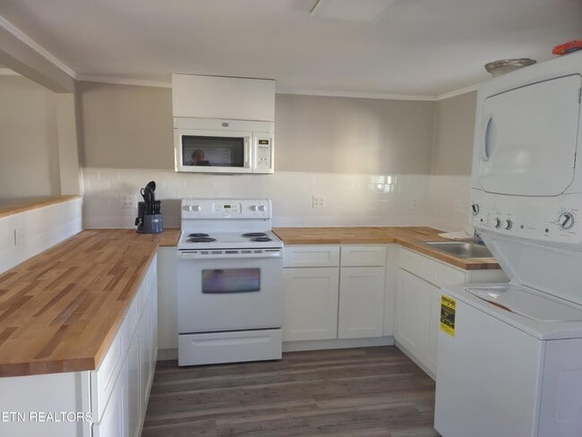 757 W Outer Dr in Oak Ridge, TN - Foto de edificio - Building Photo