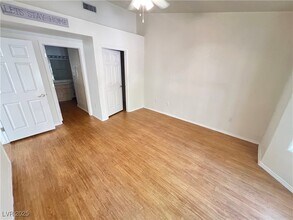 2227 Hallston St in Las Vegas, NV - Building Photo - Building Photo