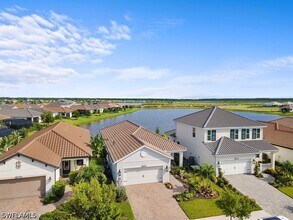 4584 Centaurus Cir in Naples, FL - Building Photo - Building Photo