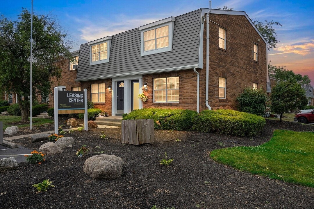 Napa Townhomes in Columbus, OH - Foto de edificio