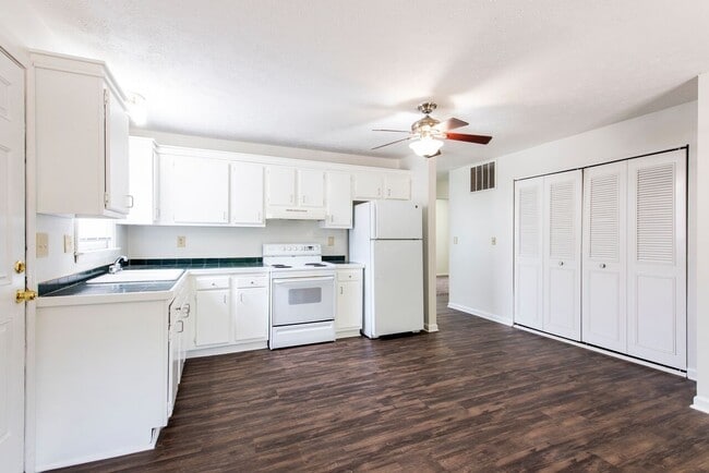 5406 Windy Willow Dr in Louisville, KY - Building Photo - Building Photo