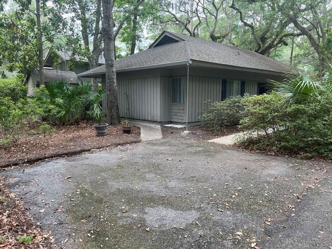 4 Pender Ln in Hilton Head Island, SC - Building Photo - Building Photo