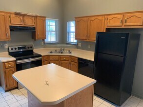 6757 Whitten Pine Dr in Memphis, TN - Building Photo - Building Photo