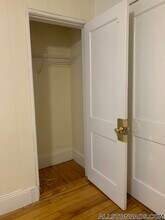 437 Cambridge St, Unit 4 in Boston, MA - Foto de edificio - Building Photo