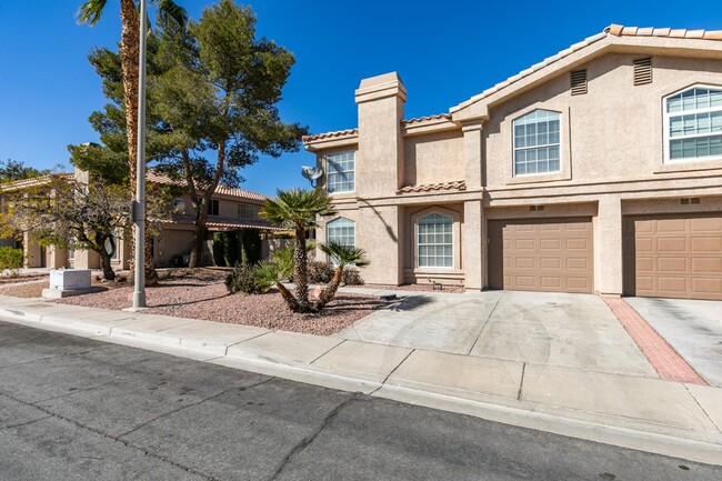 2838 Basil Leaf Dr in Henderson, NV - Building Photo - Building Photo